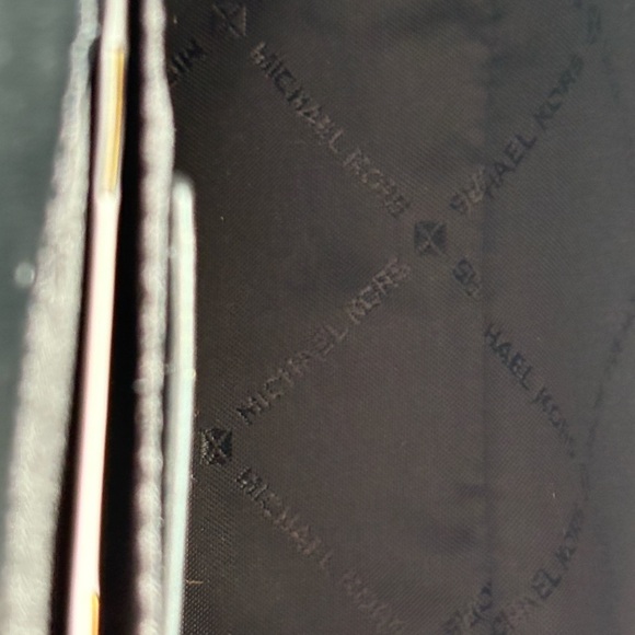 Michael Kors Black Crossbody Bag Sleek and Stylish - Picture 6 of 8